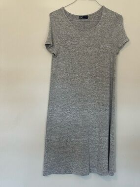 Gap grey short sleeve lightweight sweater dress